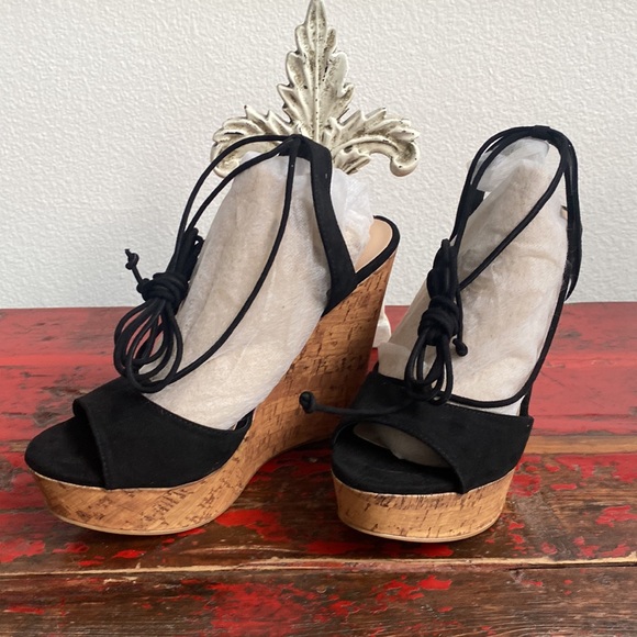 Shoe dazzle platform strappy platform sandal - Picture 2 of 5